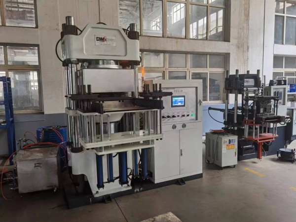 石墨雙極板真空熱壓成型機(jī)3_副本